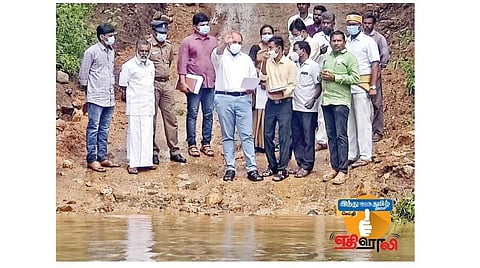 கடம்பூர் மலைப்பகுதியில் இரு காட்டாறுகளின் குறுக்கே உயர்மட்ட பாலம் அமைப்பது குறித்து ஈரோடு ஆட்சியர் எச். கிருஷ்ணன் உண்ணி ஆய்வு மேற்கொண்டார்.
