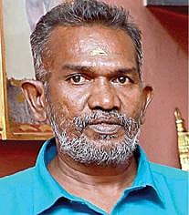 தந்தை ஜீவசமாதி ஆனதாக சொன்ன தாய் மீது காவல் நிலையத்தில் மகள் புகார்