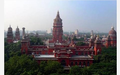 விபத்தில் சிக்குபவர்களின் வேதனையை போக்கும் வகையில் உறுப்பு பாதிப்பு சான்றிதழ் வழங்க தனி வார்டு: 4 வாரத்தில் முடிவெடுக்க அரசுக்கு உயர் நீதிமன்றம் உத்தரவு