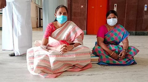 மக்கள் பணி செய்யவிடாமல் தடுக்கும் கரூர் மாவட்ட ஆட்சியர்: எம்.பி .ஜோதிமணி