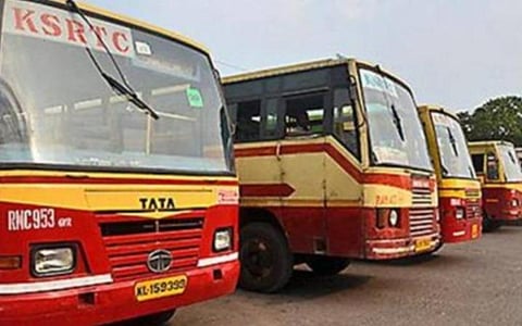 டிச.15 வரை கரோனா கட்டுப்பாடுகள் நீட்டிப்பு; கேரளாவுக்கு இன்று முதல் அரசு பேருந்துகள் இயக்கம்: பொதுப் போக்குவரத்துக்கு முதல்வர் அனுமதி