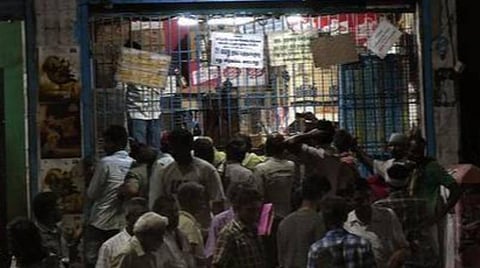 டாஸ்மாக் மதுபானக் கடைகளை இரவு 10 மணி வரை திறக்க அனுமதி: வருமானம் சரிந்ததால் நிர்வாகம் நடவடிக்கை