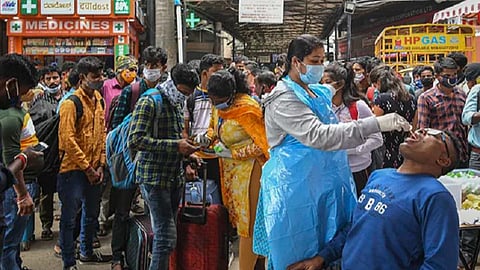 இந்தியாவில் 6,822 பேருக்கு கரோனா: கடந்த 558 நாட்களில் இல்லாத அளவுக்கு அன்றாட பாதிப்பு குறைவு
