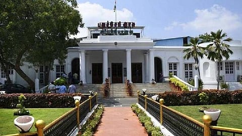 போலீஸாருக்கு சீருடைப் படியாக இனி ஆண்டுக்கு ரூ.10 ஆயிரம்: புதுவை அரசு ஒப்புதல்