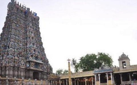 இரண்டு டோஸ் கோவிட் தடுப்பூசி போட்டவர்கள் மட்டுமே இனி மீனாட்சியம்மன் கோயிலுக்குள் அனுமதி: இணை ஆணையர்