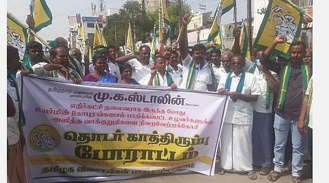 கரூரில் தமிழக விவசாயிகள் பாதுகாப்பு சங்கம் தொடர் போராட்டம்: 81 விவசாயிகள் கைது