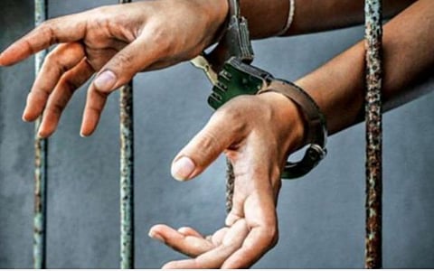 வேலூர் பிரபல நகைக்கடை திருட்டு வழக்கில் இளைஞர் சிக்கினார்