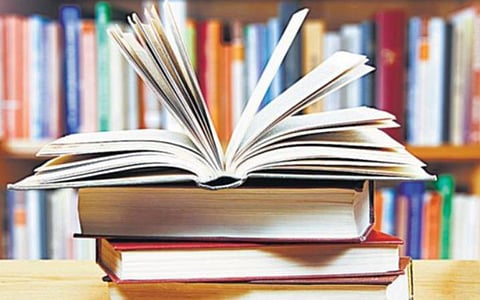 தமிழக அச்சகங்களுக்கு மட்டுமே பாடப் புத்தகம் அச்சடிக்கும் பணி: அரசாணையில் திருத்தம் செய்ய முடிவு