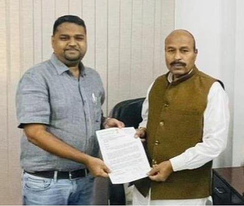 தர்மபுரியில் மூத்த குடிமக்கள் முகாம்: மத்திய அமைச்சர் வீரேந்திரகுமாரிடம் செந்தில்குமார் மனு
