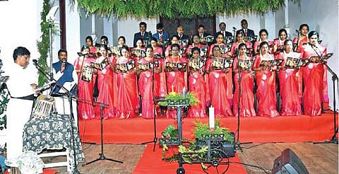 கிறிஸ்துமஸ் விழாவை வரவேற்கும் விதமாகதாமஸ் ஆலயத்தில் மெழுகுவர்த்தி ஆராதனை