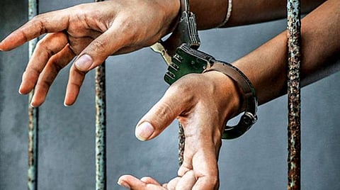ஆன்லைனில் ரூ.70 லட்சம் பணம் திருடிய வழக்கில் மேச்சேரி பிடிஓ அலுவலக கணினி ஆபரேட்டர் கைது: வேலூர் மாவட்ட சைபர் குற்றப்பிரிவு காவல் துறையினர் நடவடிக்கை