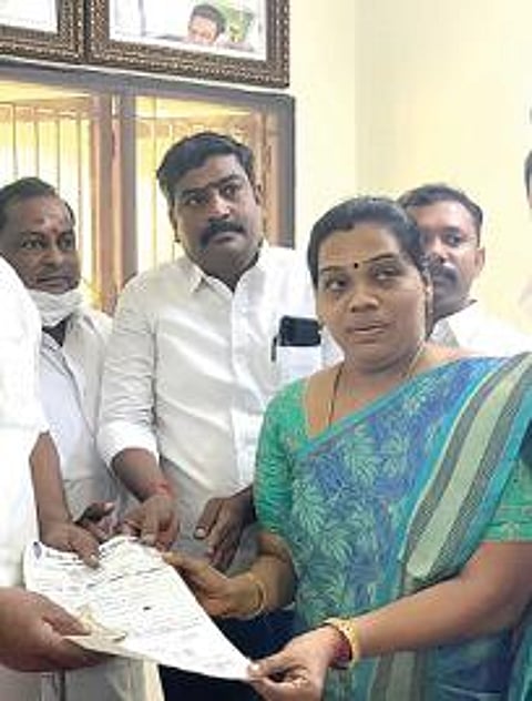 மதுரை மாநகராட்சி திமுக மேயர் வேட்பாளர் யார்? - முன்னாள் அமைச்சர், எம்எல்ஏ குடும்பத்தினரிடையே கடும் போட்டி