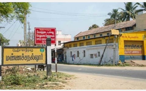 ரூ.60 லட்சத்தில் 17 கடைகளுடன் மண்ணச்சநல்லூரில் புதிய உழவர்சந்தை: கே.கே.நகர், மணப்பாறை உழவர்சந்தைகள் புதுப்பொலிவு பெறுகின்றன