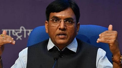 கரோனா 2-வது அலையில் கற்ற பாடங்களைக் கொண்டு ஒமைக்ரானை எதிர்த்துப் போரிட வேண்டும்: மத்திய சுகாதாரத் துறை அமைச்சர் வலியுறுத்தல்
