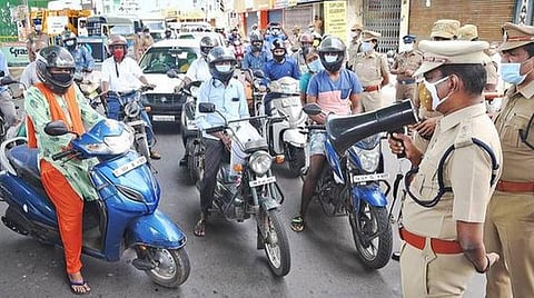 கரோனா விதிகளை மீறிய 10,321 பேர் மீது வழக்கு