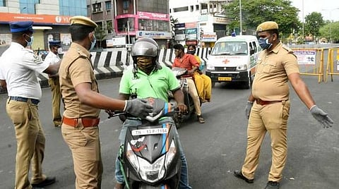 ஊரடங்கில் தடையை மீறிய 1,205 வாகனங்கள் பறிமுதல்: முகக்கவசம் அணியாத 3,174 பேர் மீது வழக்குப் பதிவு