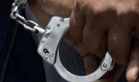 விழுப்புரம்: இருவேறு திருட்டு வழக்குகளில் 4 பேர் கைது