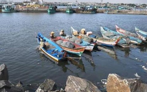 கரோனா தொற்றுப் பரவல் காரணமாக திருவொற்றியூர் சூரை மீன்பிடி துறைமுகம் கட்டுமான பணி நிறைவடைவதில் காலதாமதம்