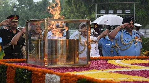 அமர்ஜவான் ஜோதி விளக்கு அணைக்கப்படவில்லை; தவறான தகவல்களை பரப்ப வேண்டாம்: மத்திய அரசு விளக்கம்