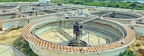 தருவைகுளம் பகுதியில் அமைக்கப்பட்டுள்ள கழிவுநீர் சுத்திகரிப்பு நிலையம். படம்: என்.ராஜேஷ்.