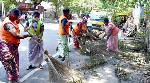தூய்மைப் பணியாளர்களுக்கு குறைந்தபட்ச ஊதிய சட்டத்தின் கீழ் ஊதியம் வழங்குக: சென்னை மாநகராட்சிக்கு உயர் நீதிமன்றம் உத்தரவு