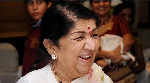 நீயின்றி ஏது வசந்தம் இங்கே... - இளையராஜா இசையில் தமிழ் ரசிகர்களை தாலாட்டிய லதா மங்கேஷ்கர்!