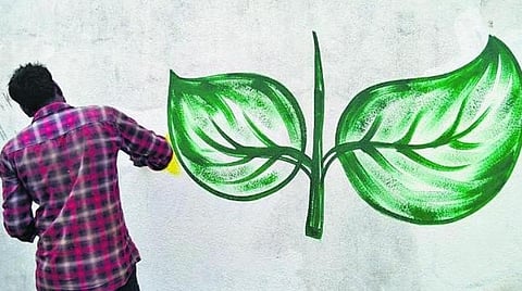 சிவகங்கை நகராட்சி 27-வது வார்டில் வழக்குகளை மறைத்து அதிமுக வேட்பு மனு தாக்கல்: சுயேச்சை வேட்பாளர் புகார்