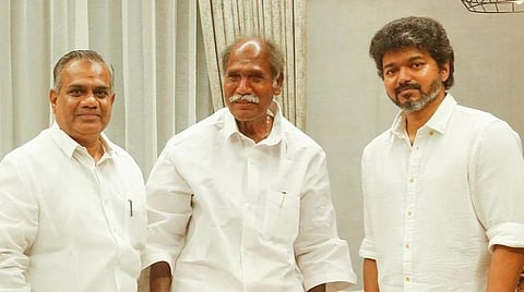 பிரதமரை சந்திக்காமல் தவிர்த்துவிட்டு நடிகரை மட்டும் மரியாதை நிமித்தமாக சந்திக்க நேரம் இருக்கிறதா?- முதல்வர் ரங்கசாமி மீது அதிமுக விமர்சனம்