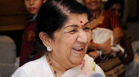 மறைந்த பின்னணிப் பாடகி லதா மங்கேஷ்கருக்கு நாடாளுமன்ற இரு அவைகளிலும் அஞ்சலி