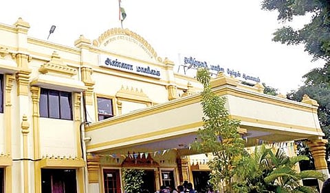 நகர்ப்புற உள்ளாட்சித் தேர்தலில் போட்டியிடும் இறுதி வேட்பாளர்கள் பட்டியல் வெளியீடு; பிரச்சாரம் சூடு பிடிக்கிறது: பறக்கும்படை கண்காணிப்பு தீவிரம்