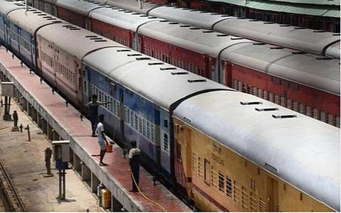ரயில் டிக்கெட் இயந்திரங்களில் க்யூ.ஆர். கோடு மூலம் கட்டணம் செலுத்தும் வசதி