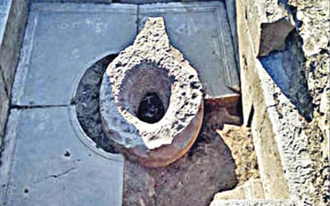கோயிலின் எஞ்சிய பகுதிகளில் ஒன்று.