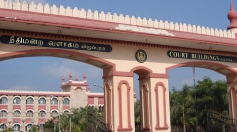 பெண் எஸ்பி பாலியல் தொல்லை வழக்கு 24-ம் தேதிக்கு ஒத்திவைப்பு: விழுப்புரம் நடுவர் மன்றத்தில் முன்னாள் சிறப்பு டிஜிபி, எஸ்பி நேரில் ஆஜர்