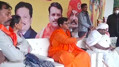 'பொது இடங்களில் ஹிஜாப் அணிவதை பொறுத்துக்கொள்ள முடியாது' - பாஜக எம்.பி. பிரக்யா கருத்தால் சர்ச்சை