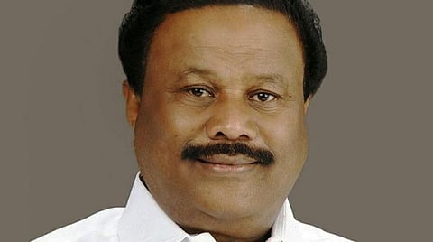 பணப் பட்டுவாடா செய்யப்படுவதாக புகார்: திண்டுக்கல் சீனிவாசன் மகன் வார்டில் இரவு முழுவதும் பறக்கும் படை ரோந்து