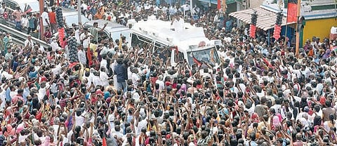 ரூ.6 லட்சம் கோடி கடன் சுமையை மக்கள் மீது சுமத்தியது அதிமுக அரசு: உதயநிதி ஸ்டாலின் எம்.எல்.ஏ. குற்றச்சாட்டு