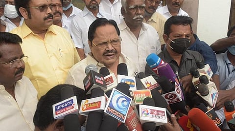 காட்பாடி டான்போஸ்கோ பள்ளியில் இன்று வாக்களித்த பிறகு செய்தியாளர்கள் சந்திப்பில் பேசும் திமுக பொதுச்செயலாளர் துரைமுருகன்.