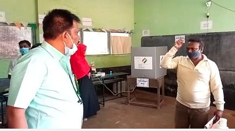வாக்குச்சாவடியில் ஹிஜாப் எதிர்ப்பு... பாஜக முகவர் வெளியேற்றம்... - மதுரை மேலூரில் நடந்தது என்ன?