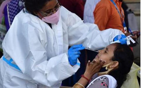கரோனா 3-வது அலை முடிவுக்கு வருகிறது: ஒரு வாரத்தில் இறப்பு விகிதம் சரிவு