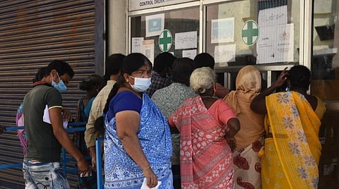 ஜிப்மரில் 37 வகை மாத்திரைகள் கையிருப்பில் இல்லை: தனியாரிடம் வாங்கும் சூழலில் ஏழை மக்கள்