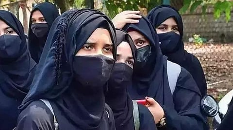 ஹிஜாப் வழக்கு தீர்ப்பு ஒத்திவைப்பு: சிஎப்ஐ மீது வழக்கு பதிவு