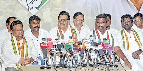 சென்னை சத்தியமூர்த்தி பவனில் நேற்று செய்தியாளர்களை சந்தித்த தமிழக காங்கிரஸ் தலைவர் கே.எஸ்.அழகிரி. படம்: ம.பிரபு