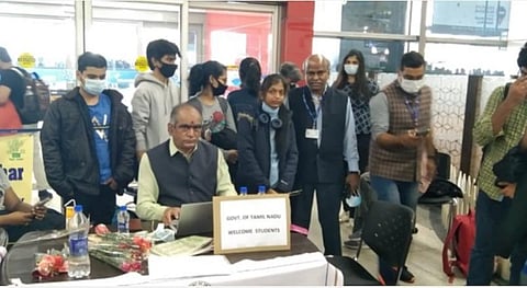 உக்ரைனிலிருந்து இன்று நாடு திரும்பிய தமிழக மாணவர்கள்.
