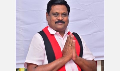 திருவத்திபுரம் நகர்மன்ற தலைவர் மோகனவேல்.