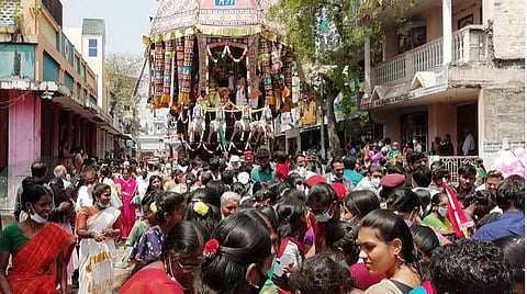 காரைக்கால் கைலாசநாதர் கோயில் பிரம்மோற்சவ தேரோட்டம்: திரளான பக்தர்கள் தரிசனம்