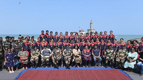 38 பைக்குகள், 4,884 கி.மீ... குமரியை அடைந்த எல்லையோர காவல் படை வீராங்கனைகள்!