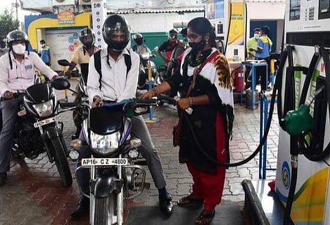 பெட்ரோல், டீசல் விலை மீண்டும் உயர்வு: இன்றைய விலை நிலவரம் என்ன?