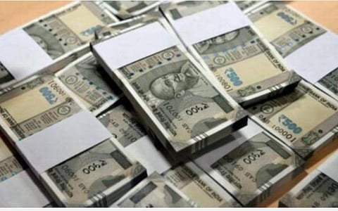 ரூ.2 கோடி கடன் பெற்றுத் தருவதாக கூறி அட்டைப்பெட்டியில் பற்பசையை நிரப்பி நூதனமாக ரூ.25 லட்சம் மோசடி