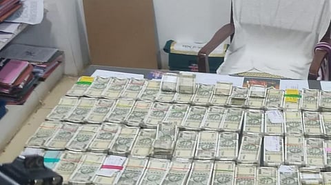 பறிமுதல் செய்யப்பட்ட ரூ 40 லட்சம் ரொக்கப்பணம்