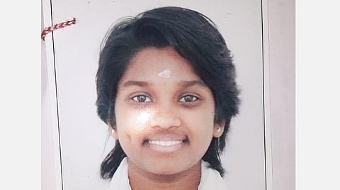 மாணவி ஸ்வேதா